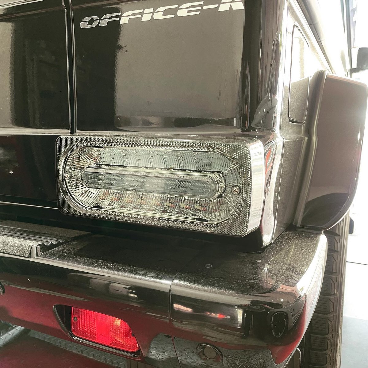 ベンツ Gクラス W463 クリスタル LEDテールレンズ スモーク 商品 ベンツ Gクラス W463 クリスタル LEDテールレンズ スモーク 商品