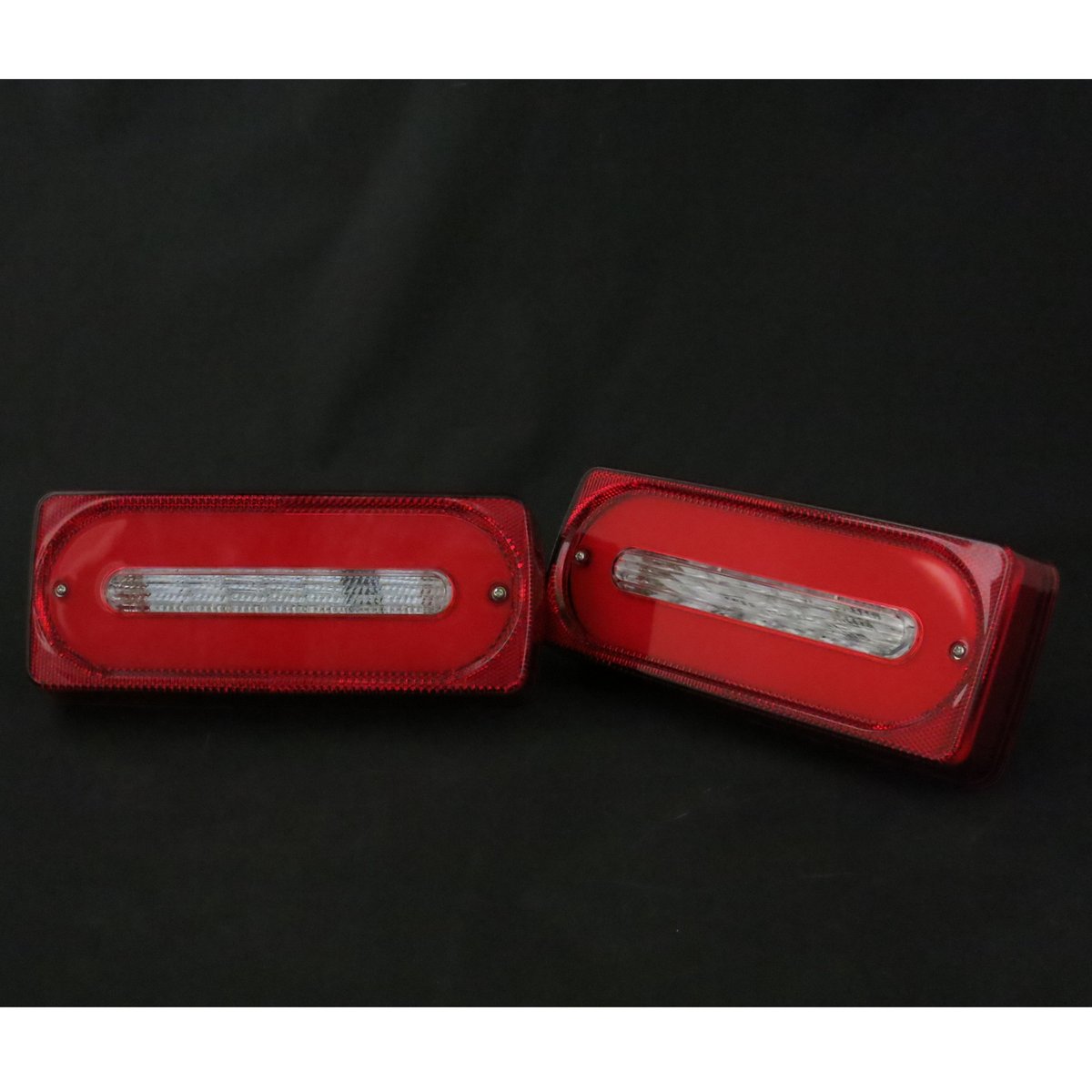 ベンツ Gクラス W463 チューブLEDテールレンズ レッド/クリアー 商品