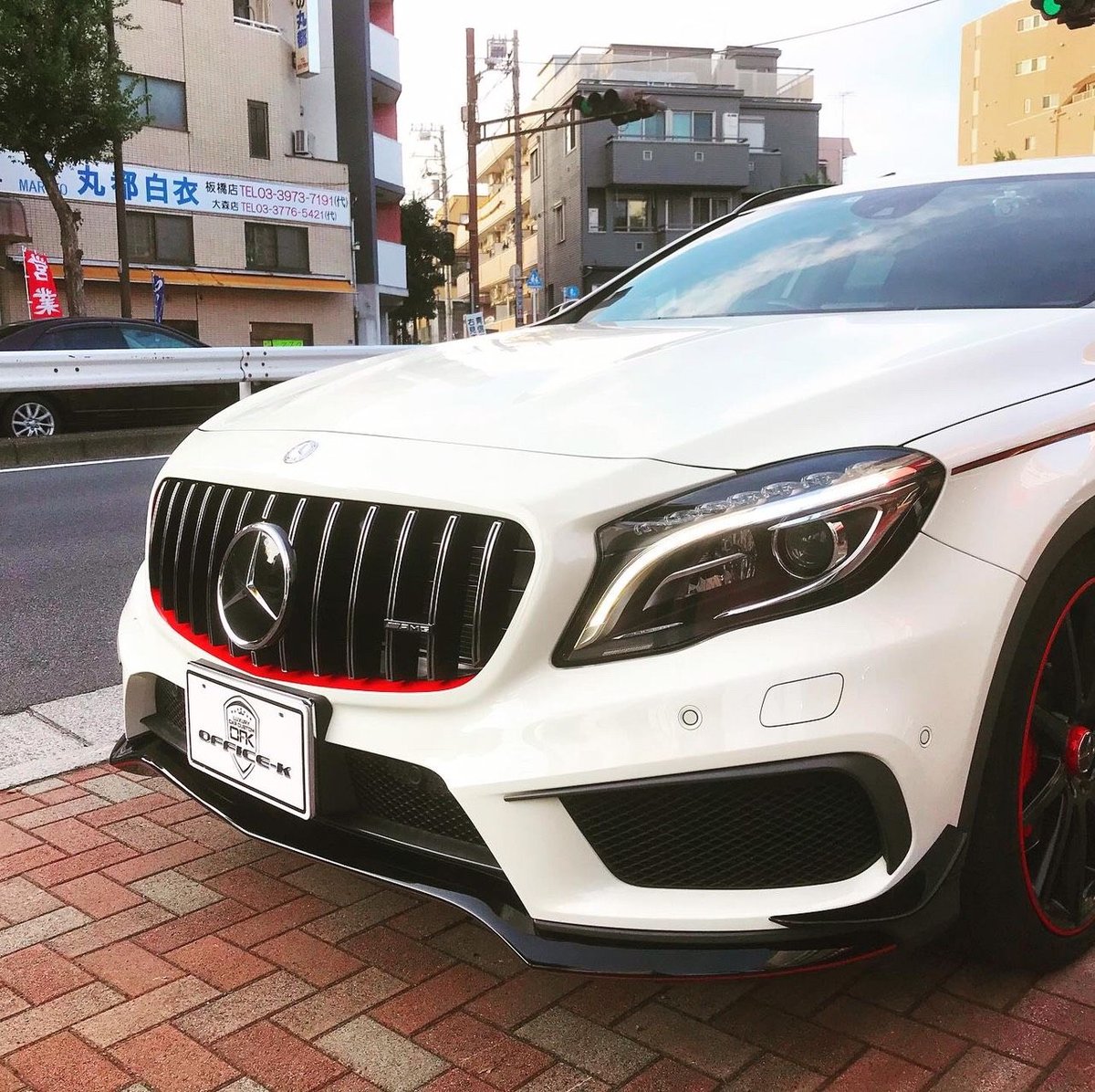 ベンツ GLAクラス X156 前期 パナメリカーナグリル 縦フィン/GTR