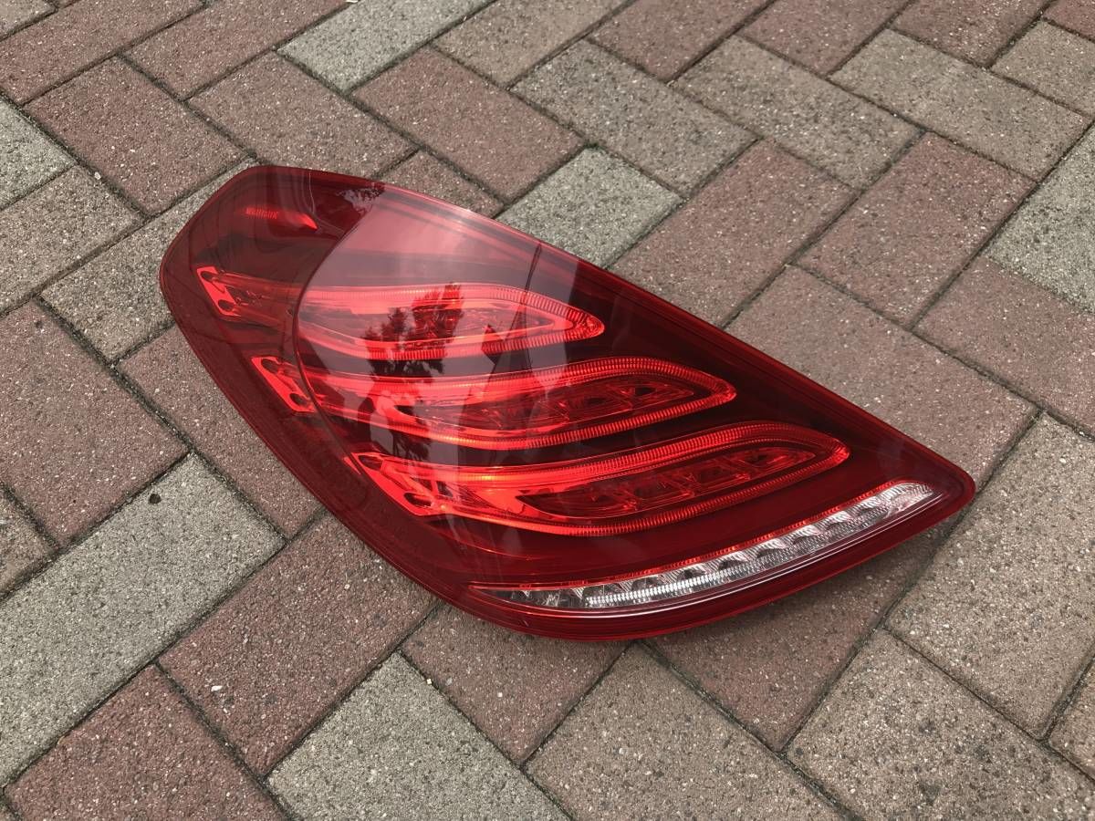 w222 Sクラス 前期純正テールランプ 中古 ベンツ Sクラス W222 前期 純正 テールランプ レンズ 左側のみ