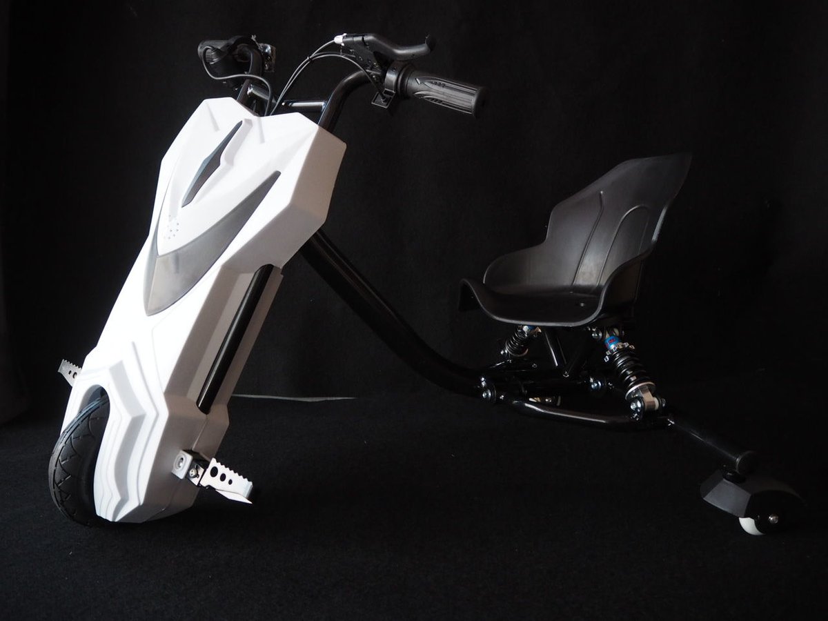 激レア‼ 電動ドリフト三輪車 カラー【黒-黄】 激レア‼ 電動