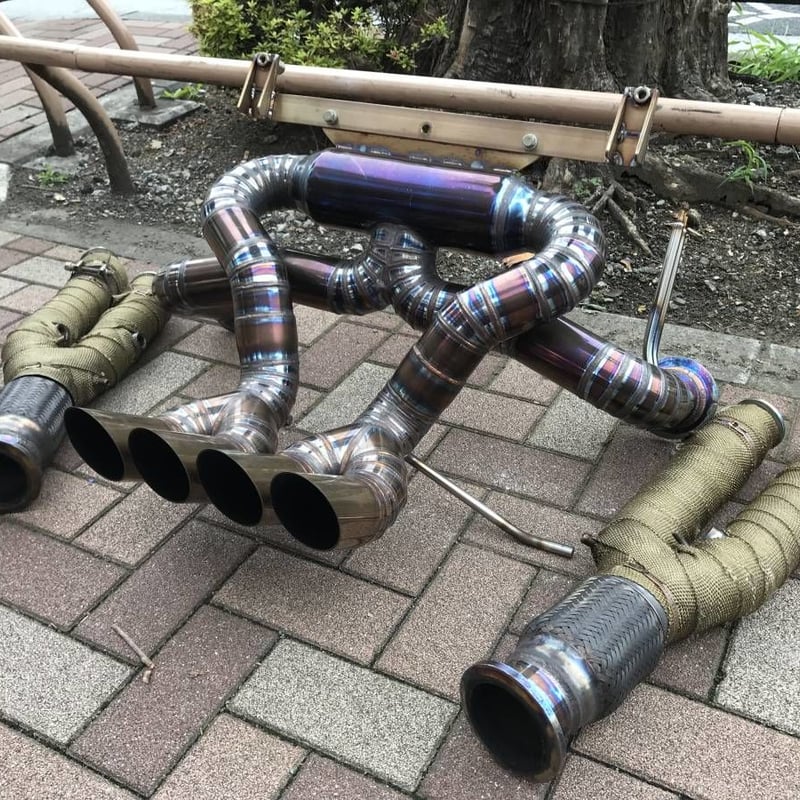 中古 ランボルギーニ アヴェンタドール LP700 J WOLF ストレート