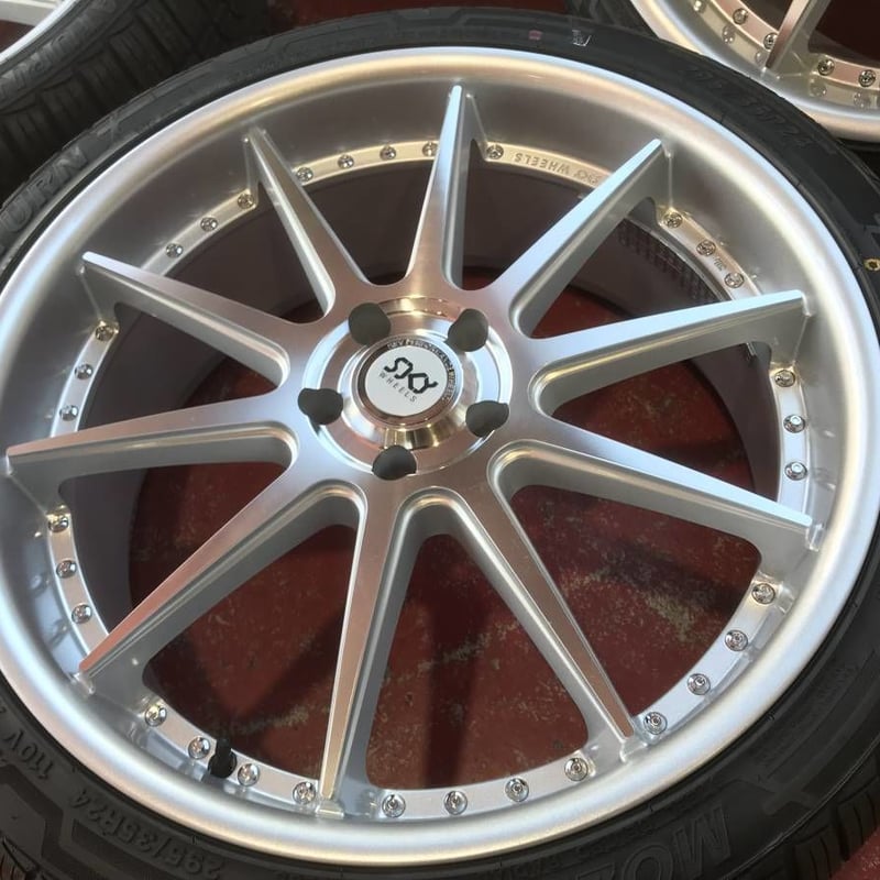 新品!タイヤ付 ベンツ Gクラス W463 ゲレンデヴァーゲン SKY 24インチ