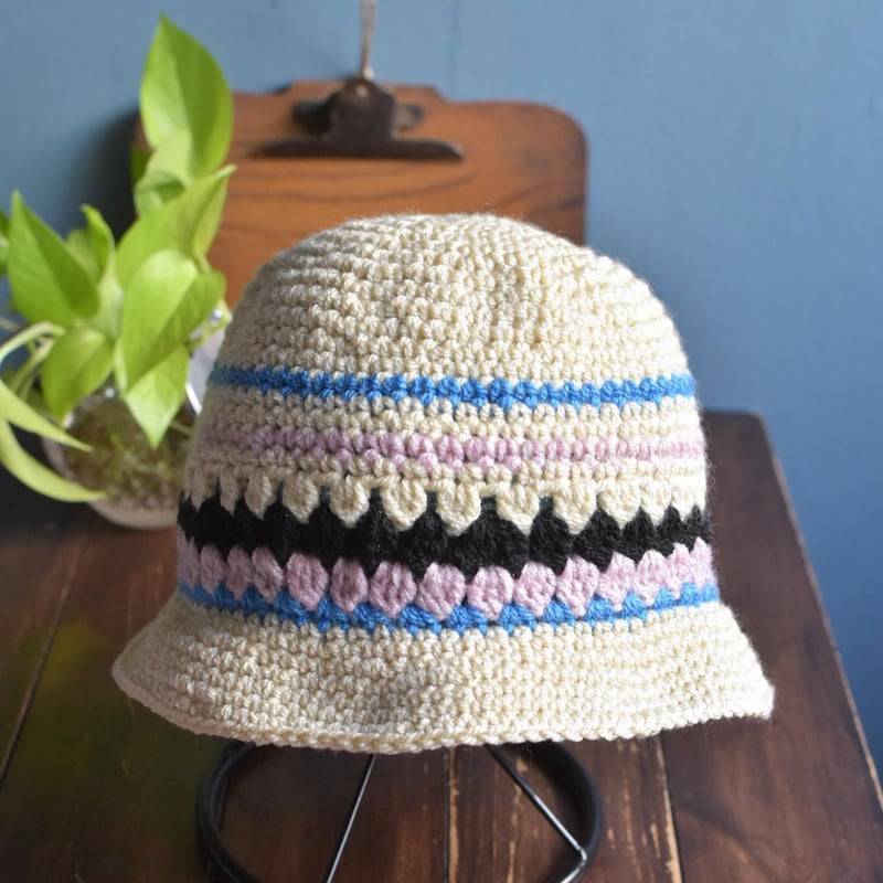 アイテムNo.7 《オフホワイトたま編みクラッシャーハット