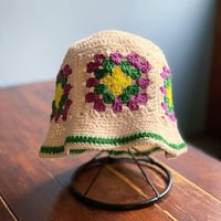 アイテムNo.17 《手編み🧶グラニースクエアコットンクラッシャーハット》