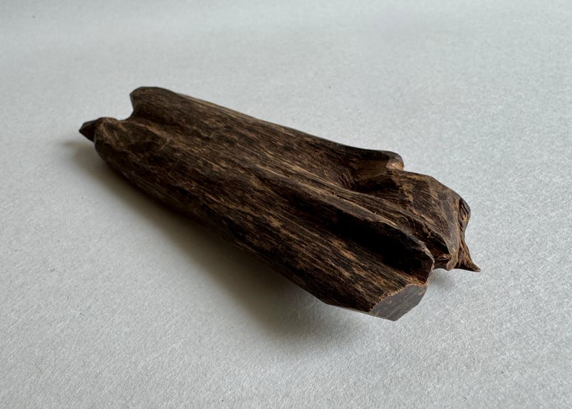 香木 仮銘「九重」 真那賀（沈香） 0.4g | KOGADO STORE