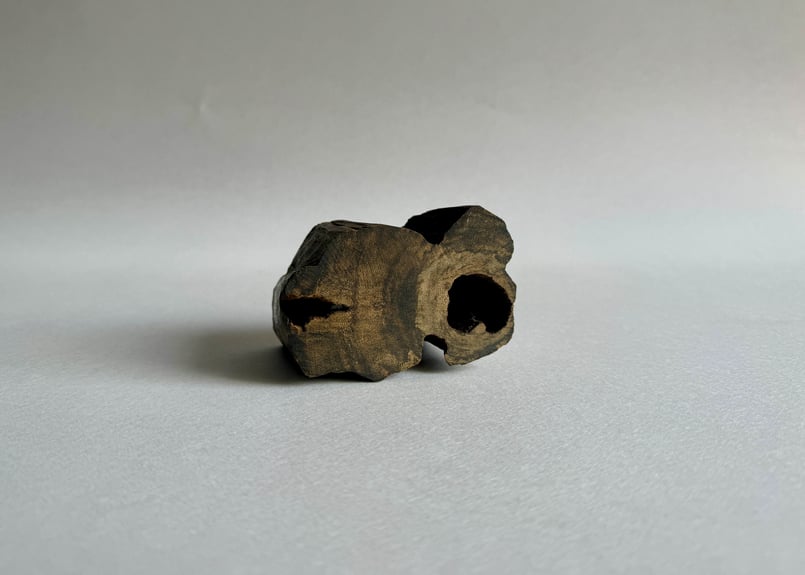 香木 仮銘「木の間の月」 寸門陀羅（沈香） 0.4g | KOGADO STORE