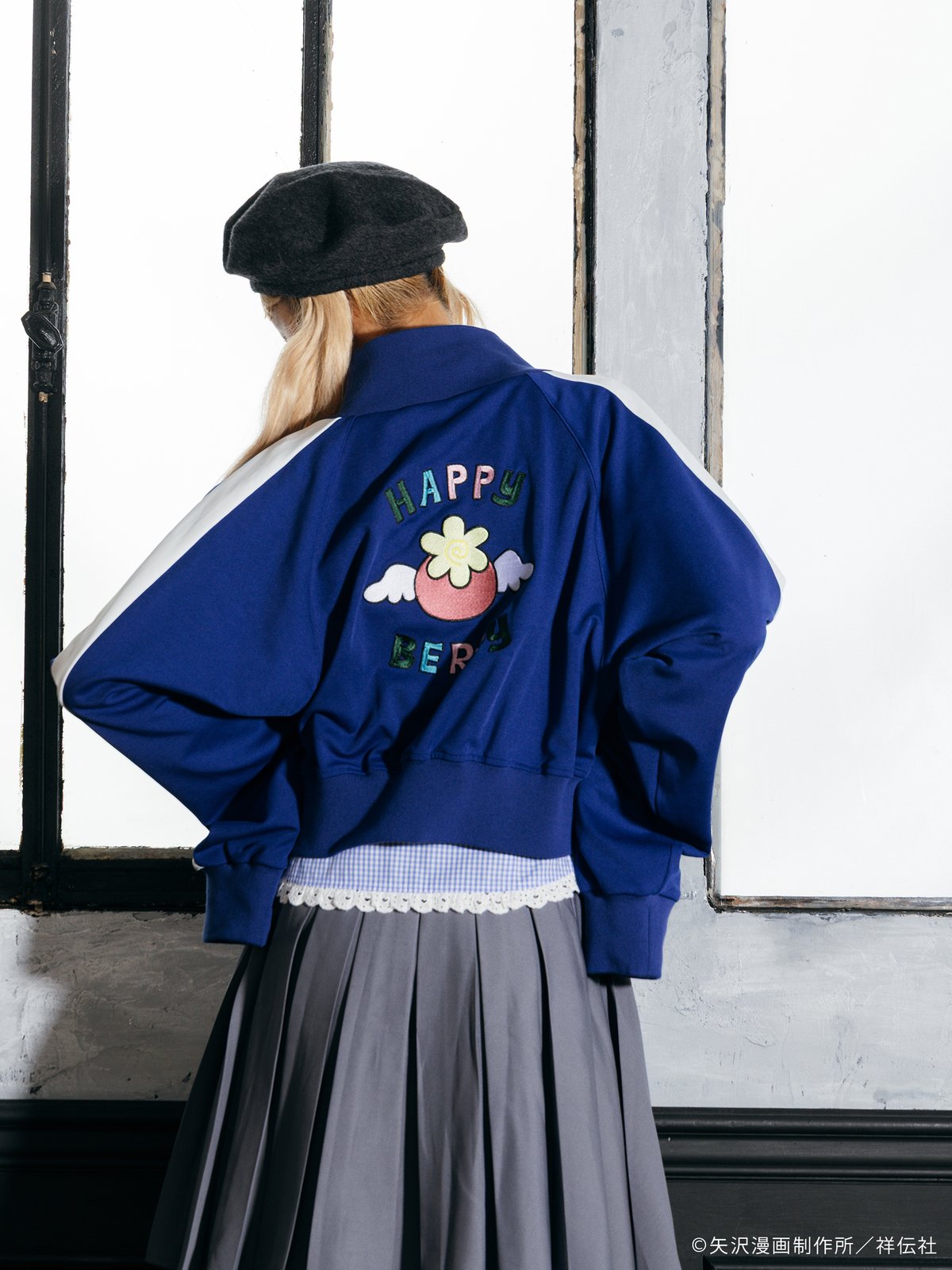 美品✨HEIHEI トラックジャケット 赤 ハート いちご フリーサイズ 美品✨HEIHEI トラックジャケット 赤 ハート いちご フリーサイズ