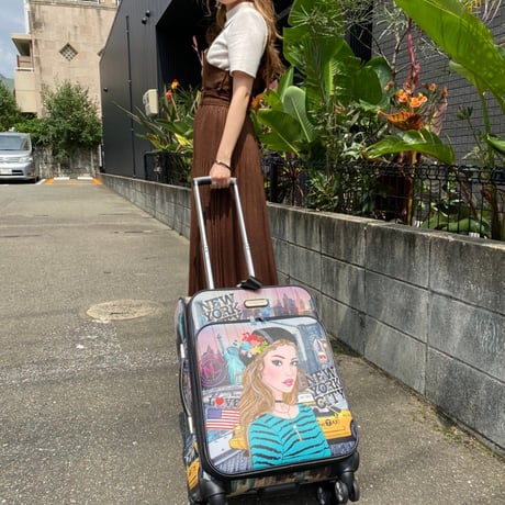 キャリーケース(IVETTE POSES ON NY SUN)