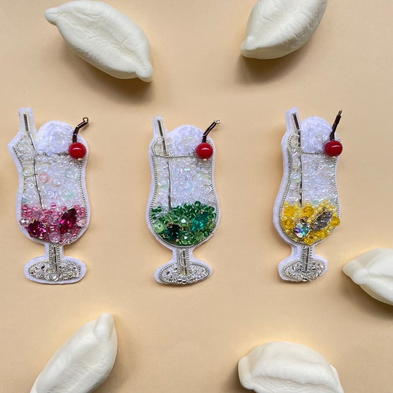 イルカメ 魔女ハット クリームソーダ ビーズ 刺繍ブローチ イルカメ様 専用 魔女ハット クリームソーダ ビーズ 刺繍