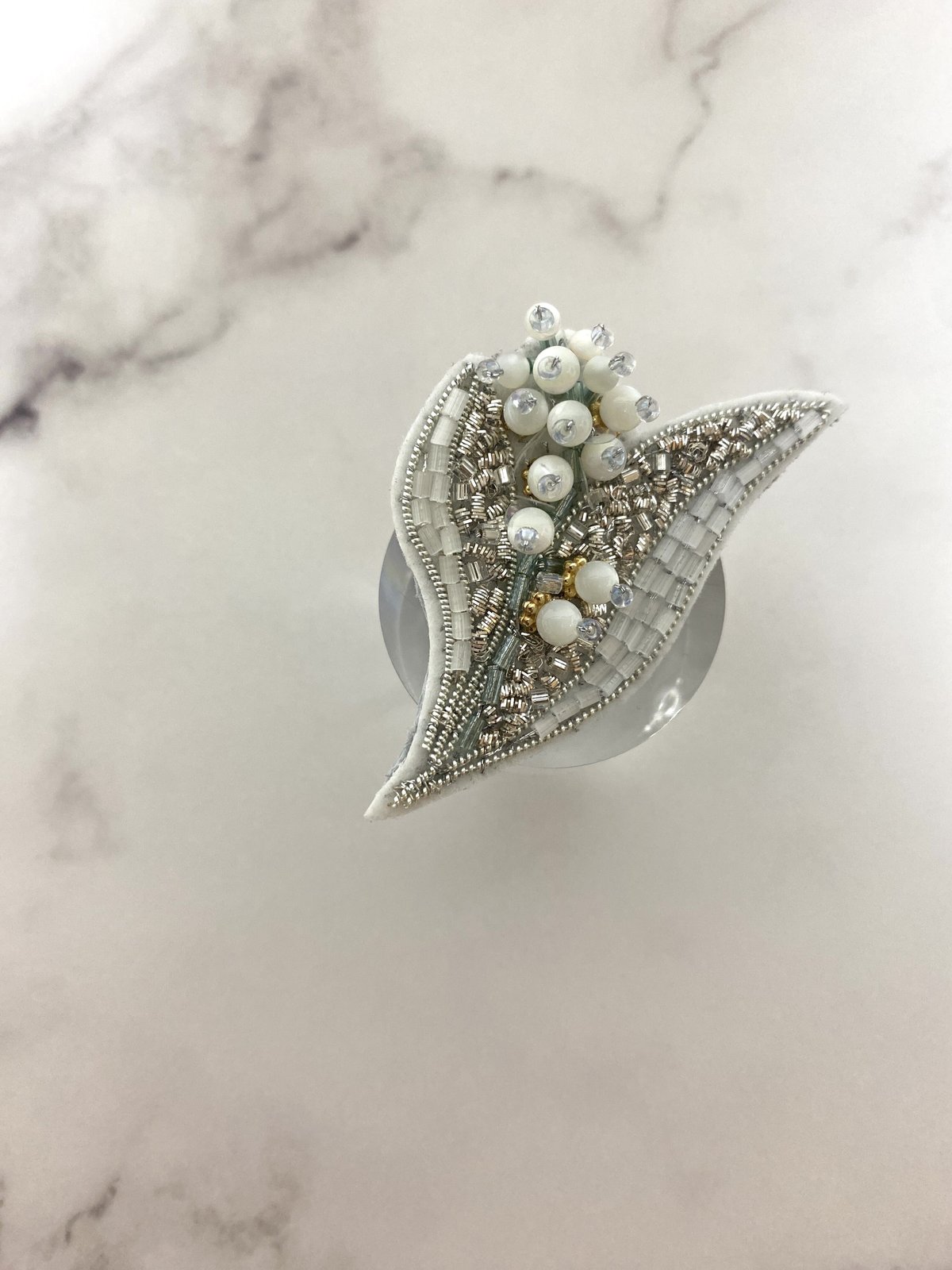 ★美品★APROSIO & CO. ビーズ スズラン ブローチ fit=scale-down,w=1200