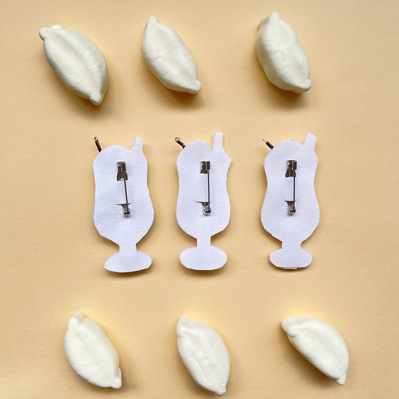 はるちゃん 林檎 クリームソーダ カクテル ビーズ刺繍ブローチ 144】クリームソーダ ビーズ刺繍ブローチ ハンドメイド ※価格