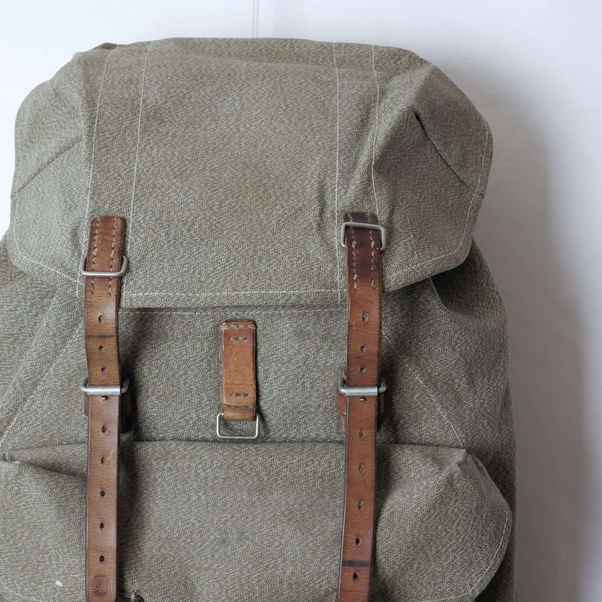 に*ゃ様 スイス軍 ゴマ塩 マウンテンバックパック MILITARY◇スイス軍/推定50s/ごま塩/マウンテンバックパック