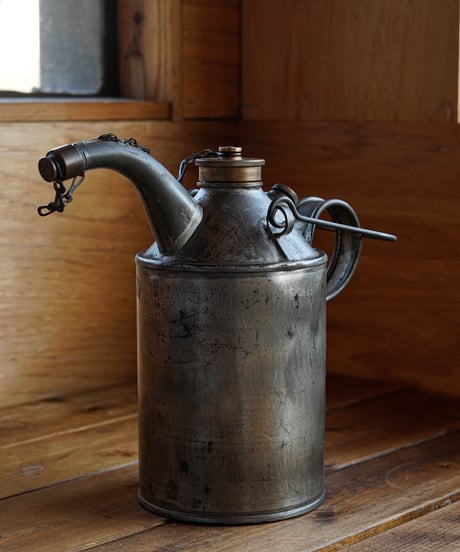 oil can  1L 1900's - 1930's