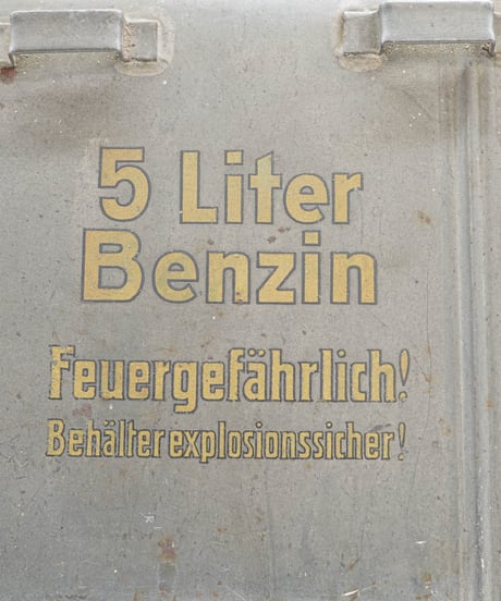 5L Triangle Benzin Can 30's -