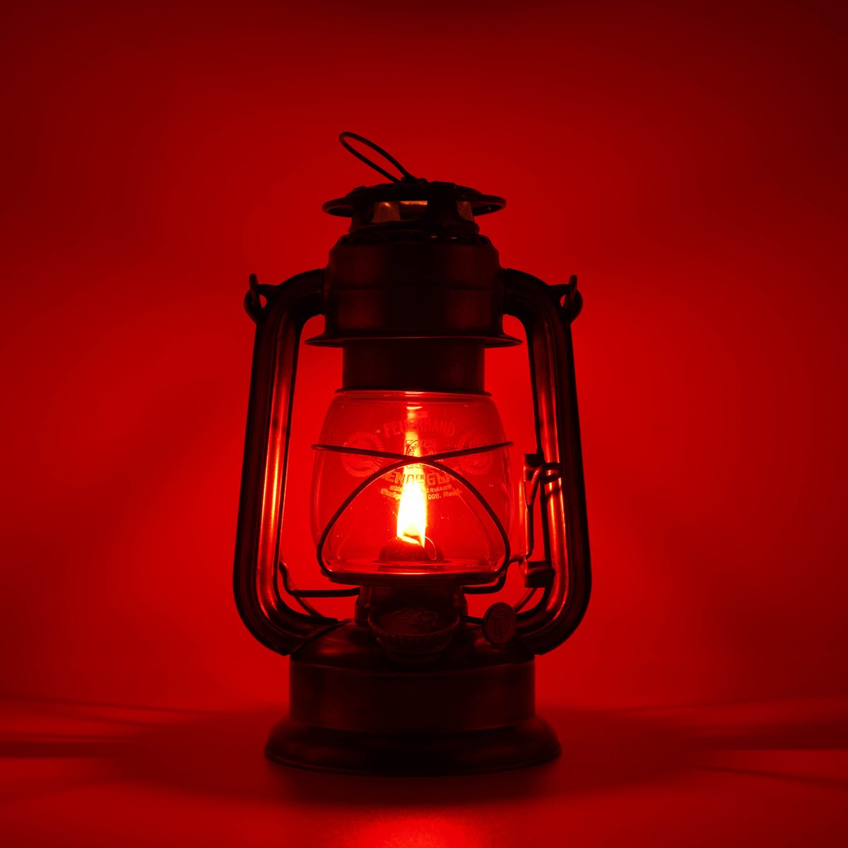 FEUERHAND Nr. 375 Reflector Red and Clear Globe