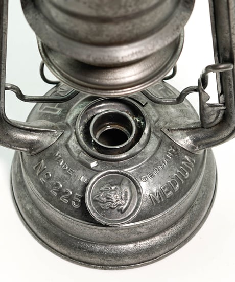 FEUERHAND №225 MEDIUM  2nd 39's - 42's