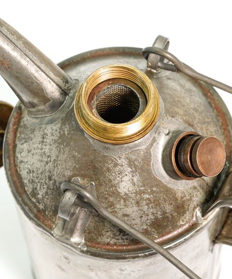 oil can  1L 1900's - 1930's