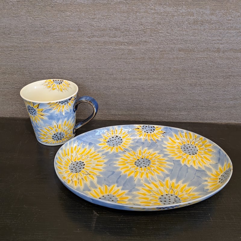 ＭＫ➖３４ 染錦 高台盛皿 良品美品 花柄高台皿 陶磁器製 激安大安売り 錦ひまわり柄 楕円深皿（高台内） | (株) 中山陶和堂 有田