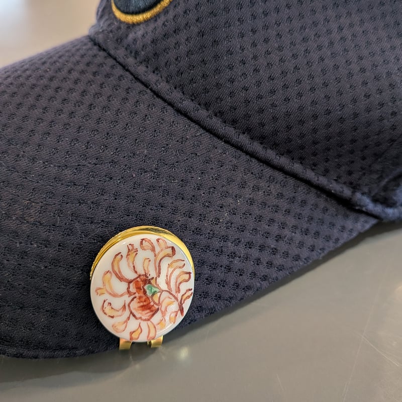 平戸泰山【極彩赤絵」】 金唐草ゴルフマーカー | (株) 中山陶和堂 有田