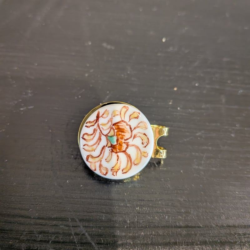 平戸泰山【極彩赤絵」】 金唐草ゴルフマーカー | (株) 中山陶和堂 有田