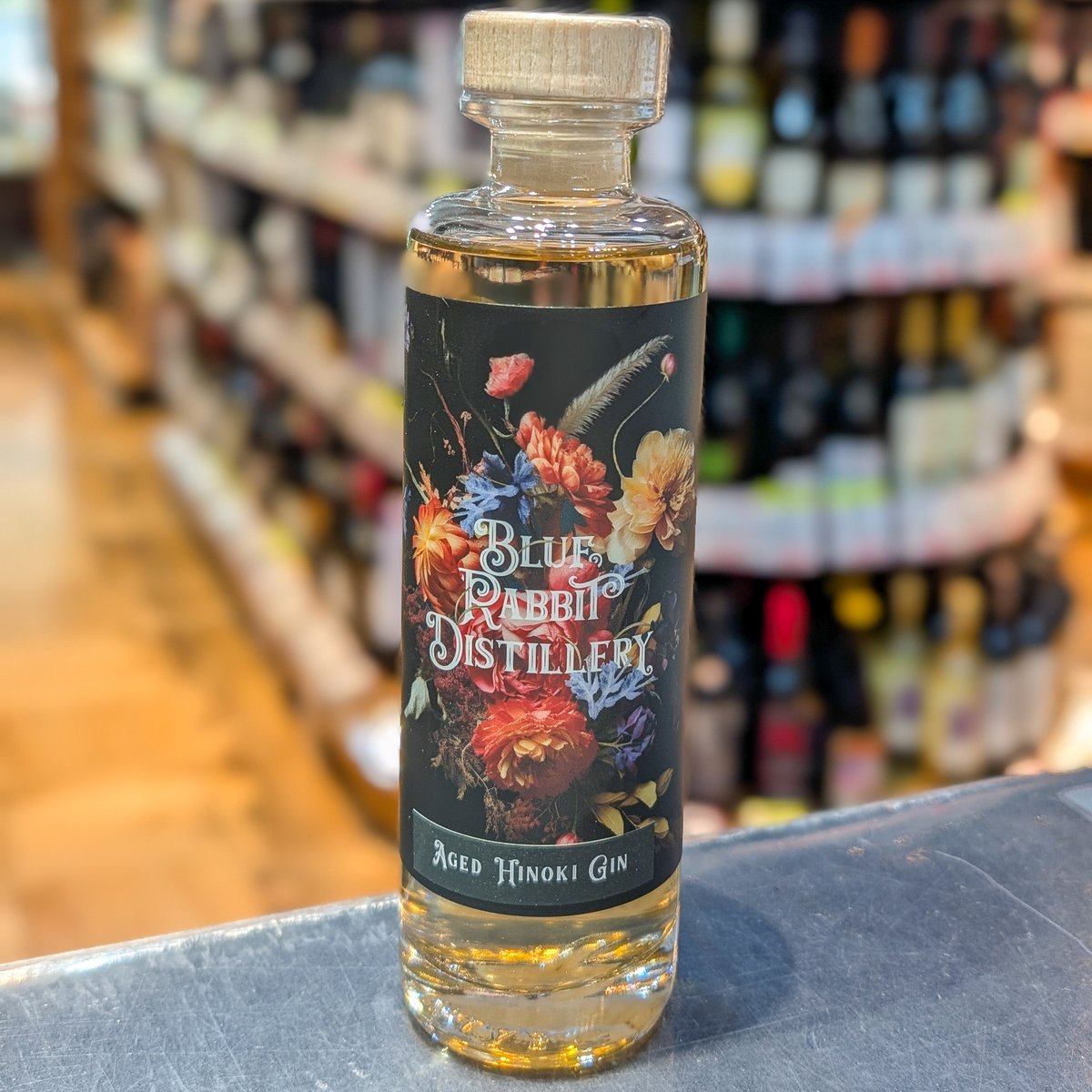 Blue Rabbit Distillery エイジドヒノキ（ハーフボトル） 43度／350m