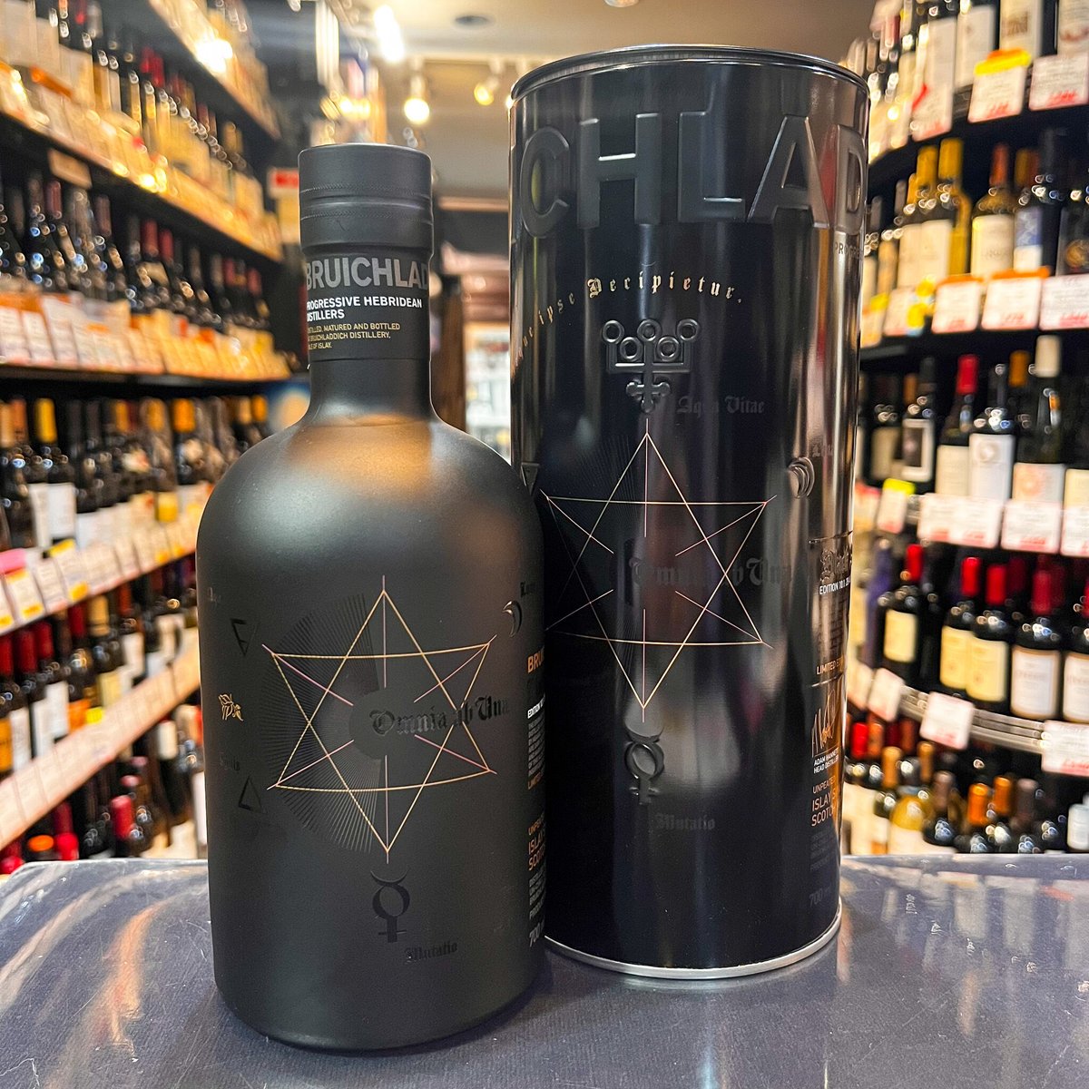 ブルックラディ ブラックアート10.1 29年［正規］ 45.1度／700ml ※外缶