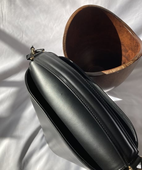 【OUTLET】 BERTHELOTTI  MARGOT ラージ クロスボディバッグ　ブラック