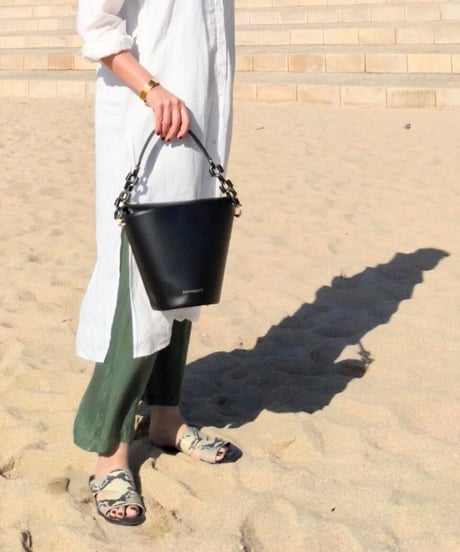 【OUTLET】 BERTHELOTTI  MARGOT ラージ クロスボディバッグ　ブラック