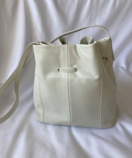 【OUTLET】BERTHELOTTI  LILLY  ドローストリングバッグ　オフホワイト