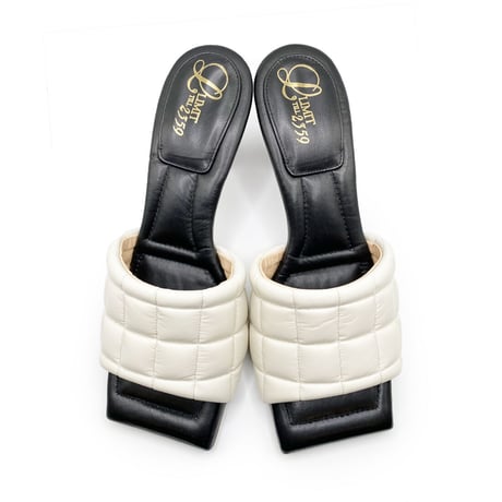 スクエアトゥキルティングミュールサンダル/Square to quilted mule sandals L0227 (IVORY）