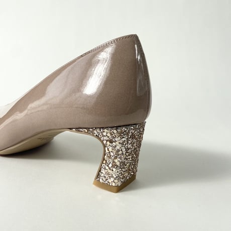 ポインテットトゥ グリッターヒール エナメルパンプス / Pointed-toe glitter heel enamel pumps L0244 (P.BEIGE/E）