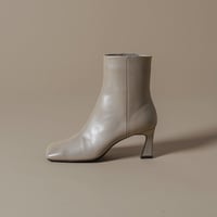 スクエアトゥルイヒールミドルブーツ/Square toe louis heel middle boots L0231（GREIGE）
