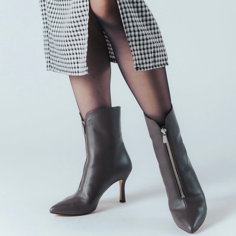 ポインテッドフロントジップショートブーツ/ Pointed front zip short b