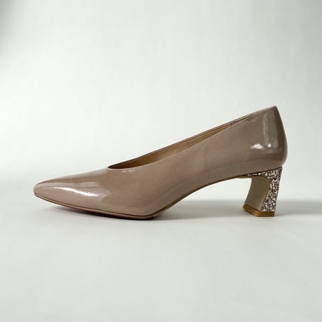 ポインテットトゥ グリッターヒール エナメルパンプス / Pointed-toe glitter heel enamel pumps L0244 (P.BEIGE/E）