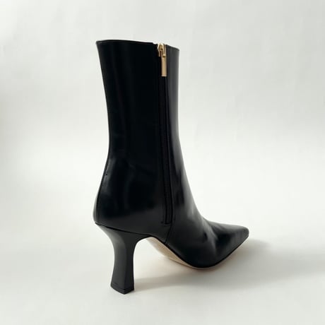 スリムスクエアセンターシームデザインショートブーツ/Slim square center seam design short boots L0245 （BLACK）