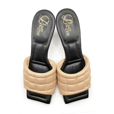 スクエアトゥキルティングミュールサンダル/Square to quilted mule sandals L0227 (BEIGE）