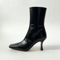 スリムスクエアセンターシームデザインショートブーツ/Slim square center seam design short boots L0245 （BLACK）