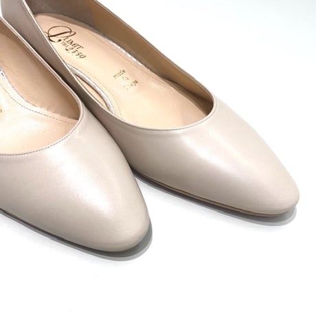 アーモンドトゥローヒールパンプス/Almond toe low heel pumps L0266 (IVORY)