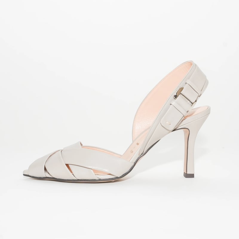 ソフトレザークロスサンダル/ Soft leather cross soft sandals