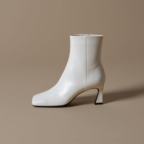 スクエアトゥルイヒールミドルブーツ/Square Toe Louis Heel Middle Boots L0231（OFF WHITE）