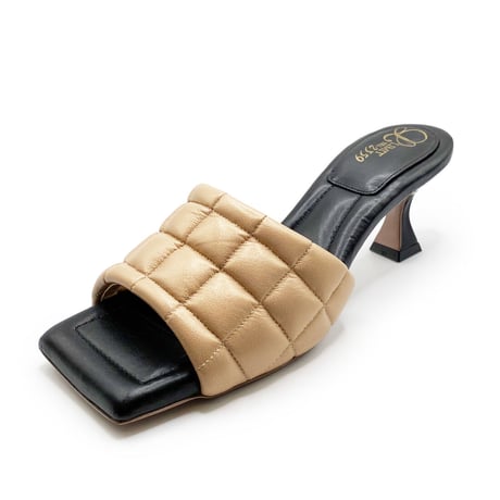 スクエアトゥキルティングミュールサンダル/Square to quilted mule sandals L0227 (BEIGE）