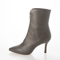ポインテッドフロントジップショートブーツ/ Pointed front zip short boots L0246（GREIGE）