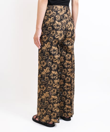P-02/02 Flower Lace Wide Pants  <CAMEL lace>