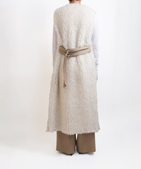 D-05 Faux fur Vest  <WHITE> sample