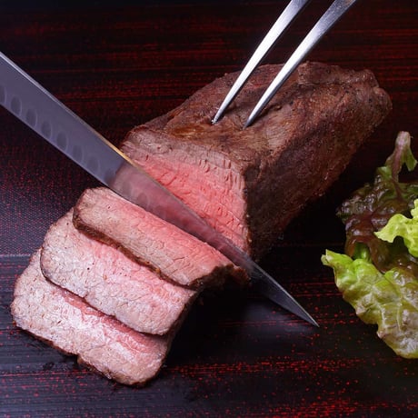 旨味たっぷり山形牛のローストビーフ 340ｇ入り（170ｇ×2）