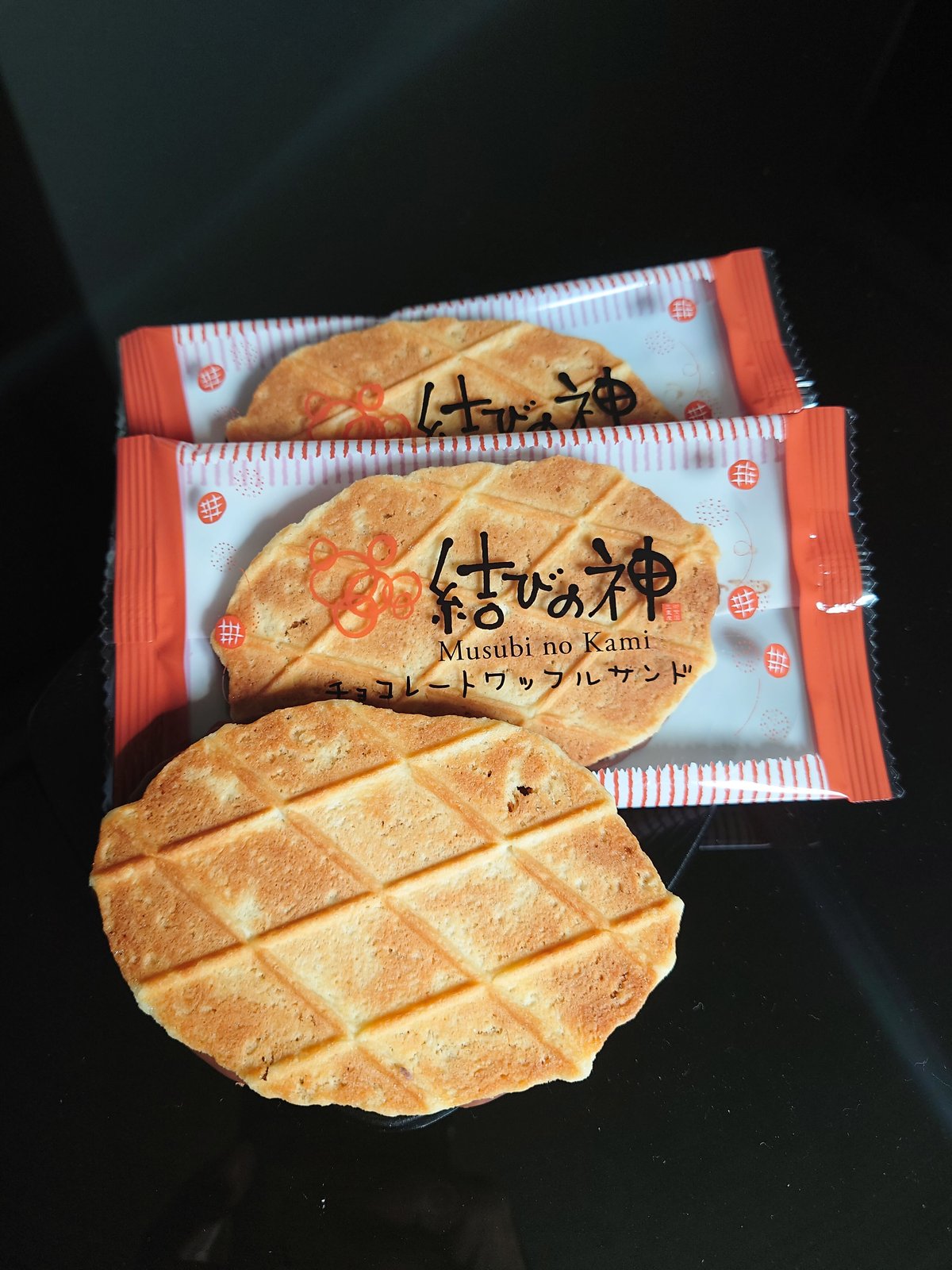 結びの神 チョコレートワッフルサンド 12個入 | 沖縄えびせんべい えびたま