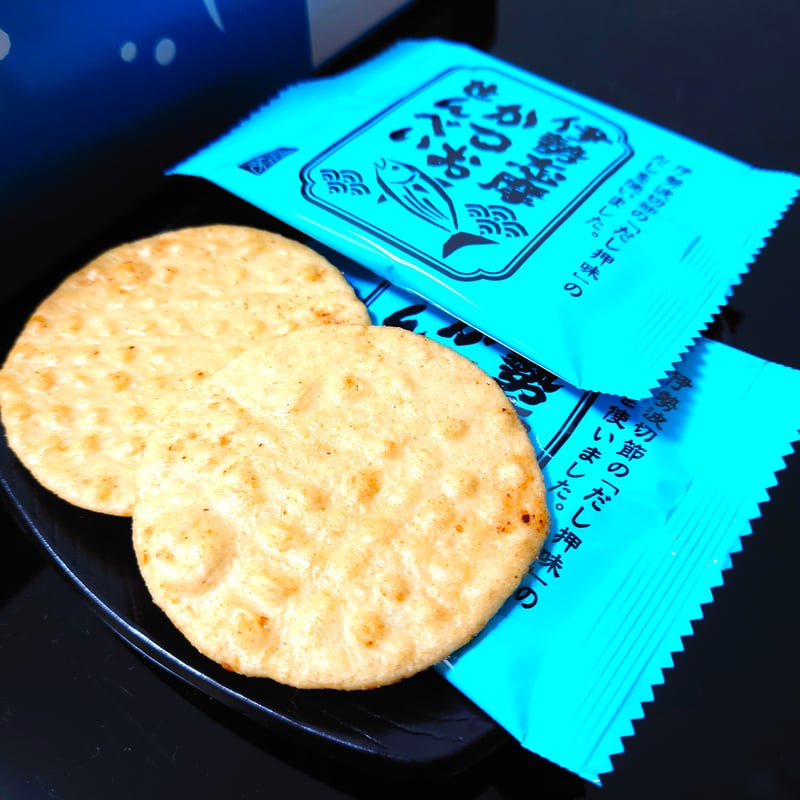 伊勢志摩かつおせんべい（箱） 2枚×20袋入 | 沖縄えびせんべい
