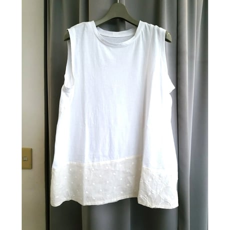 デザイナーズブランド　Ｑｒｅａｌ  裾フレアーノースリーブＴシャツ