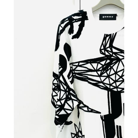 デザイナーブランドｇｏｍｍｅ　刺繍モダンビッグＴシャツ